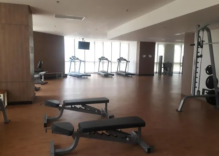 Andy's Place One Eastwood Tower 1 Aparthotel 4*