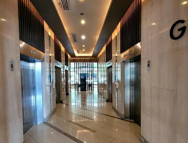 Andy's Place One Eastwood Tower 1 4* Manila