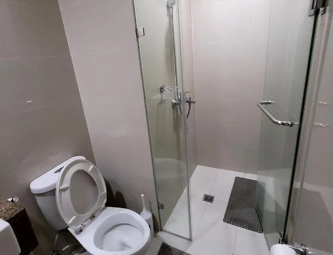 Aparthotel Andy's Place One Eastwood Tower 1