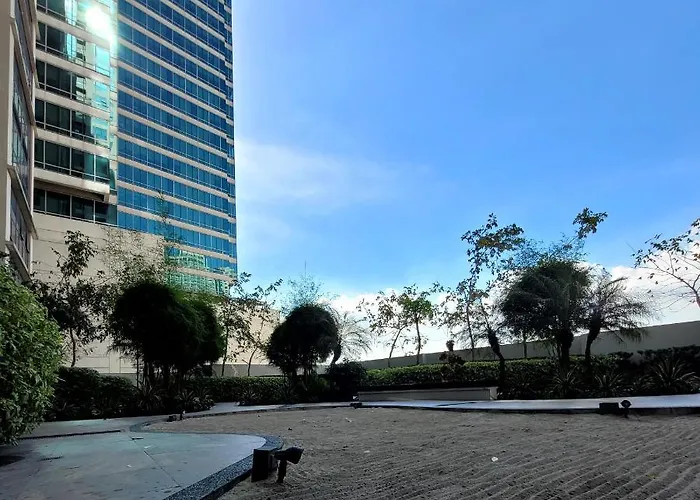 Andy's Place One Eastwood Tower 1 Aparthotel 4*